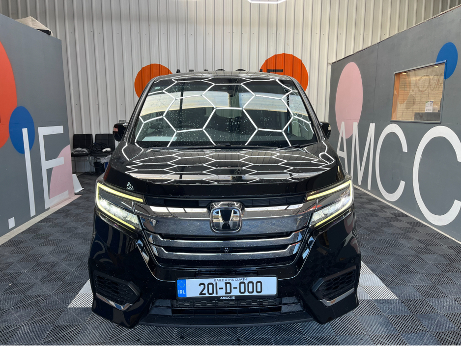 2020 Honda Stepwagon - image 6