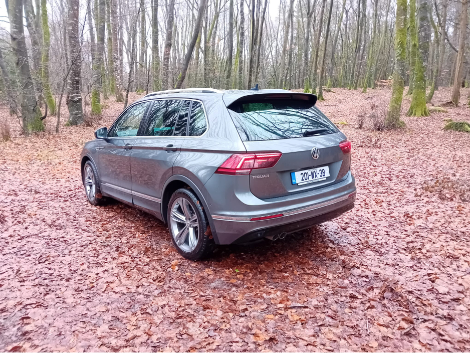 2020 Volkswagen Tiguan R-LINE 2.0 TDI  6 SPEED  150HP  SUV @ REDDY2DRIVE LTD €28,500