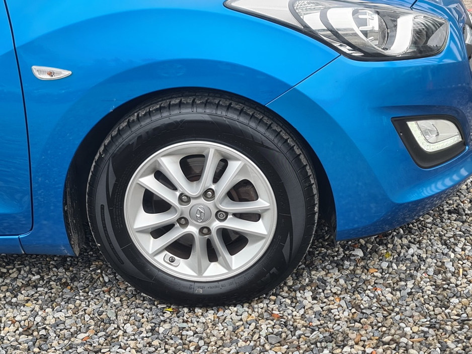 2015 Hyundai i30 - image 12