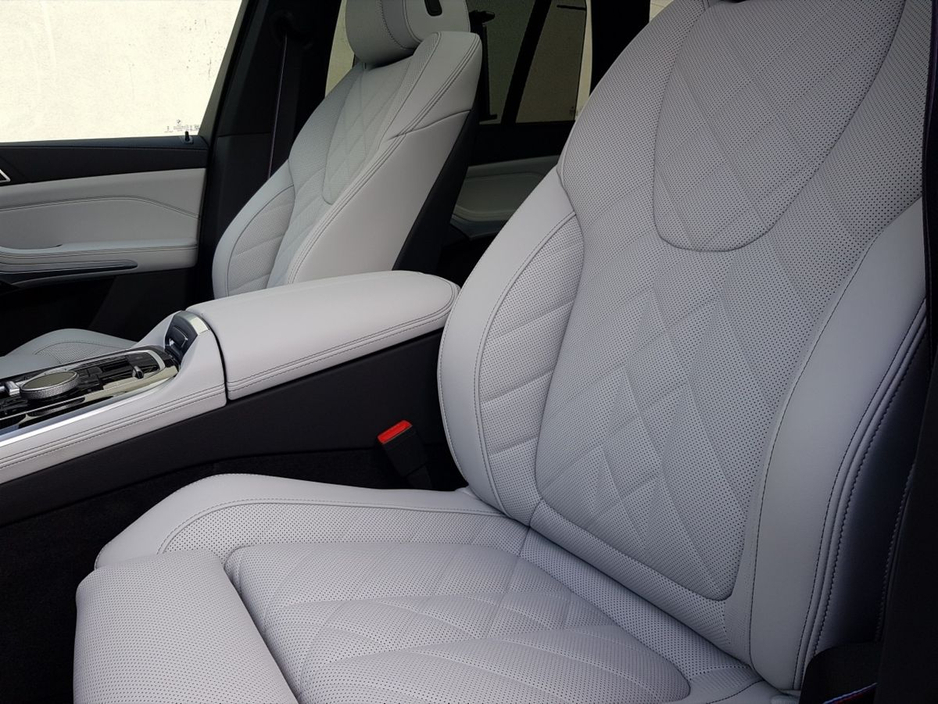 2026 BMW X5 - image 7