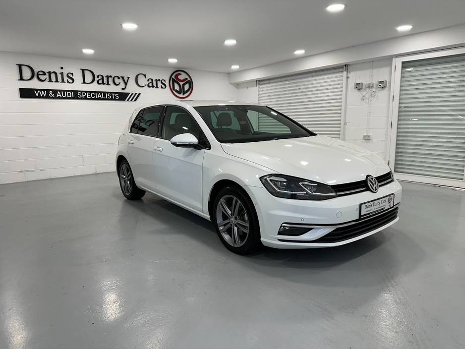 2019 Volkswagen Golf - image 2