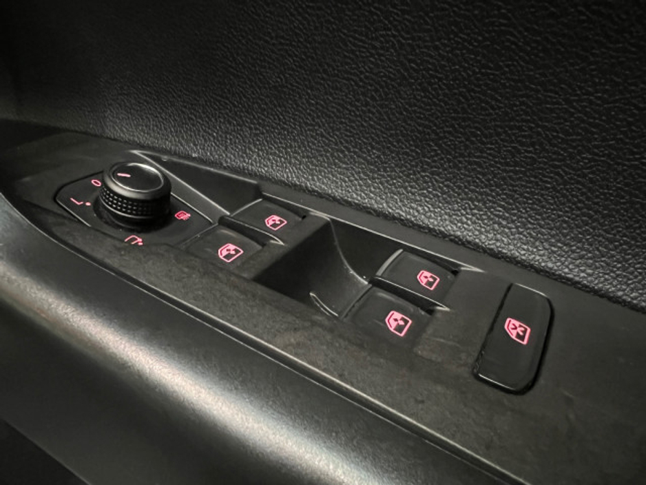 2018 Volkswagen Polo - image 24