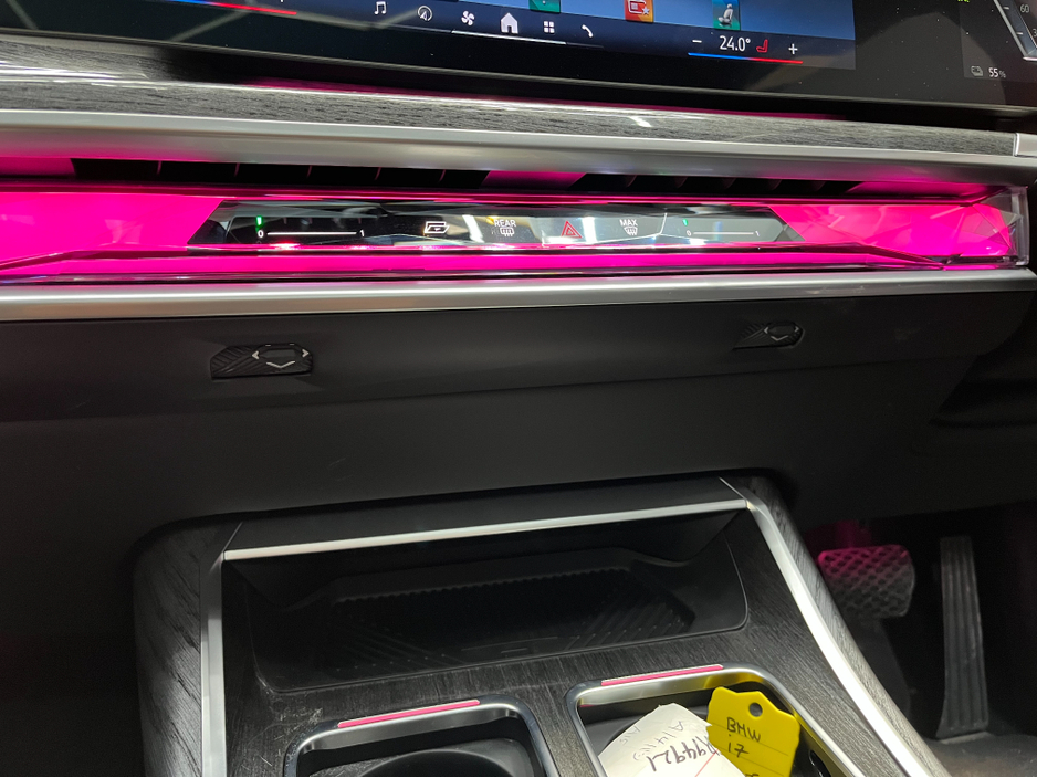 2024 BMW i7 - image 34