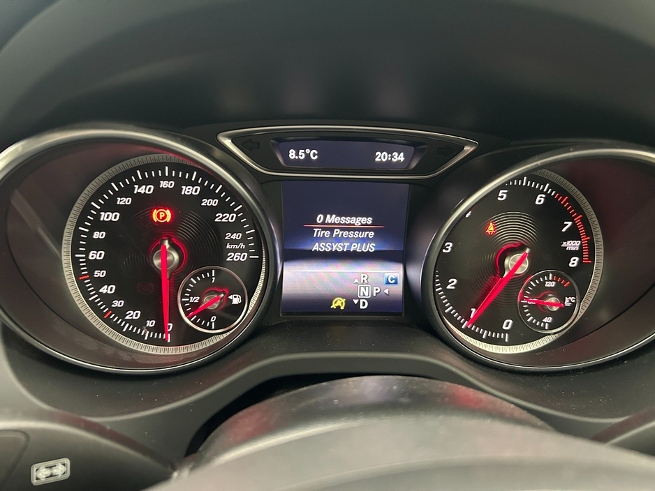 2018 Mercedes-Benz 180 - image 17