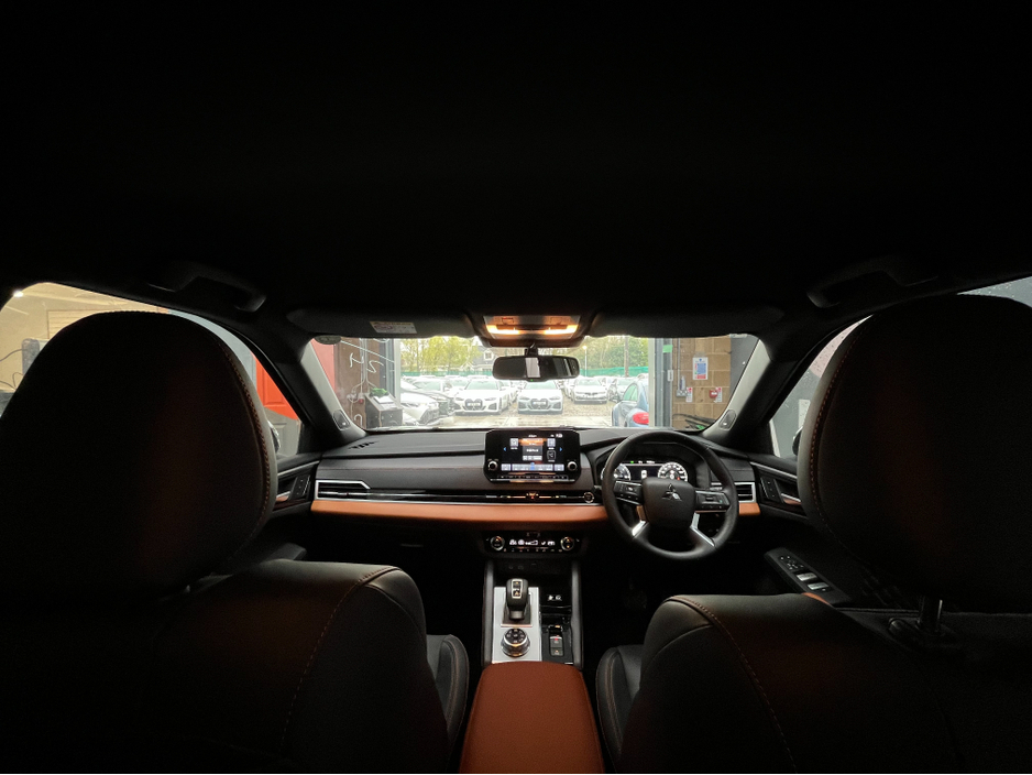 2024 Mitsubishi Outlander - image 19