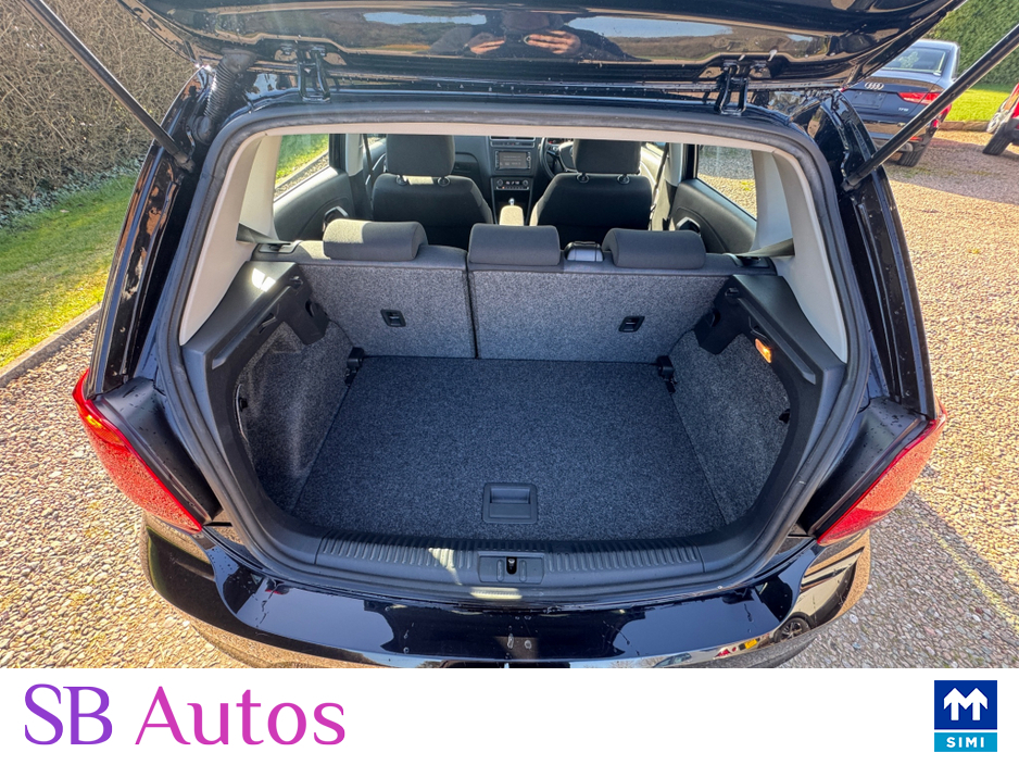 2016 Volkswagen Polo - image 9