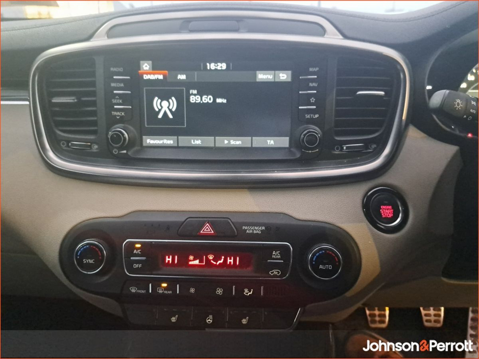 2019 Kia Sorento - image 21