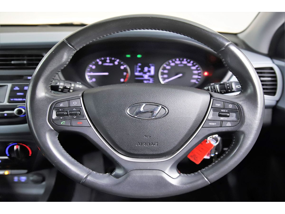 2018 Hyundai i20 - image 17