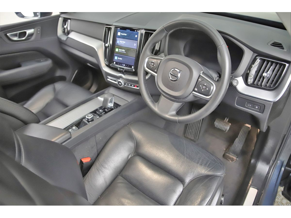 2023 Volvo XC60 - image 13