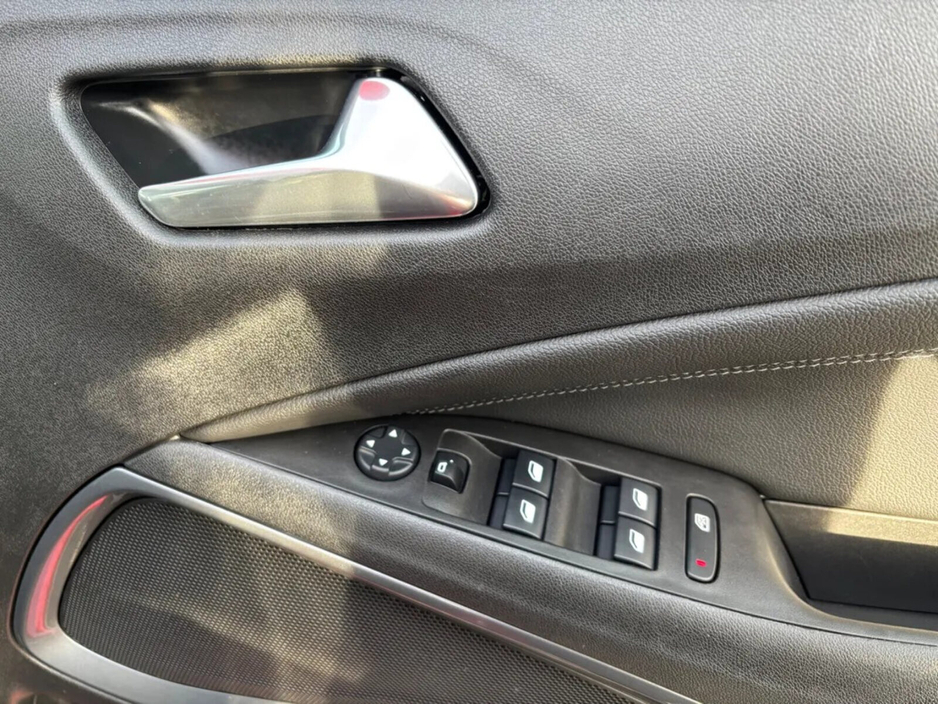 2022 Opel Crossland X 1.2i (83PS) 5 Speed SC €15,750