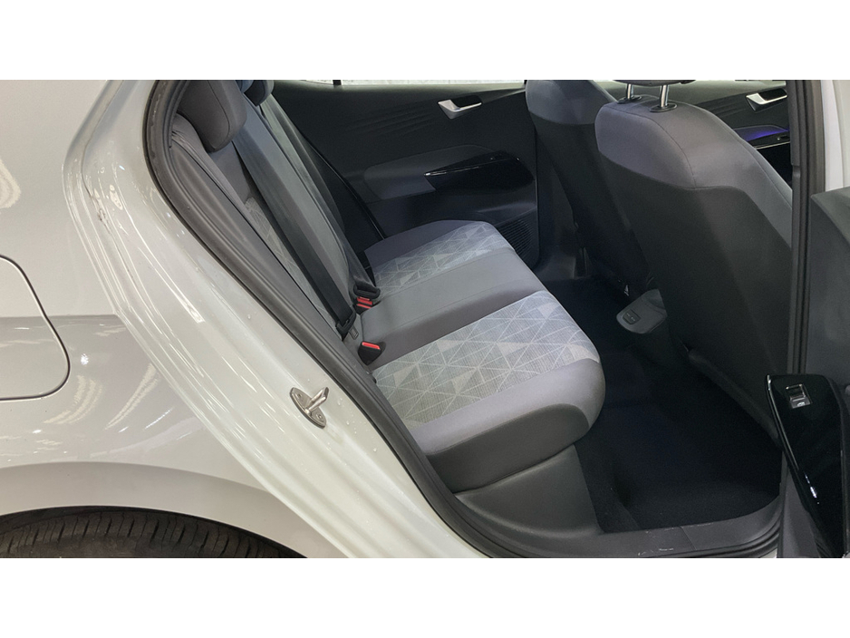 2022 Volkswagen ID.3 - image 8