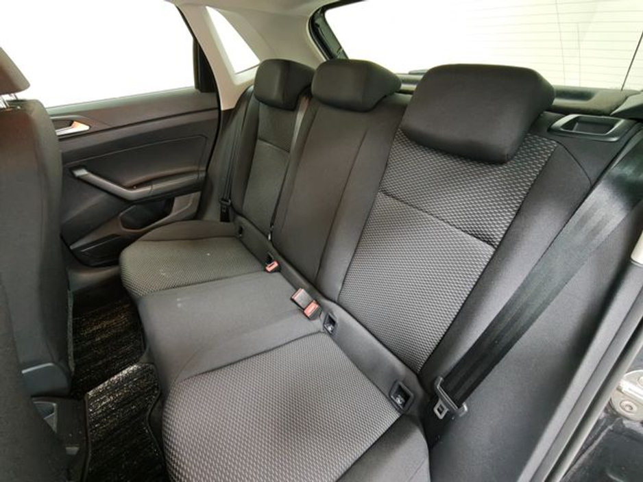 2019 Volkswagen Polo - image 6