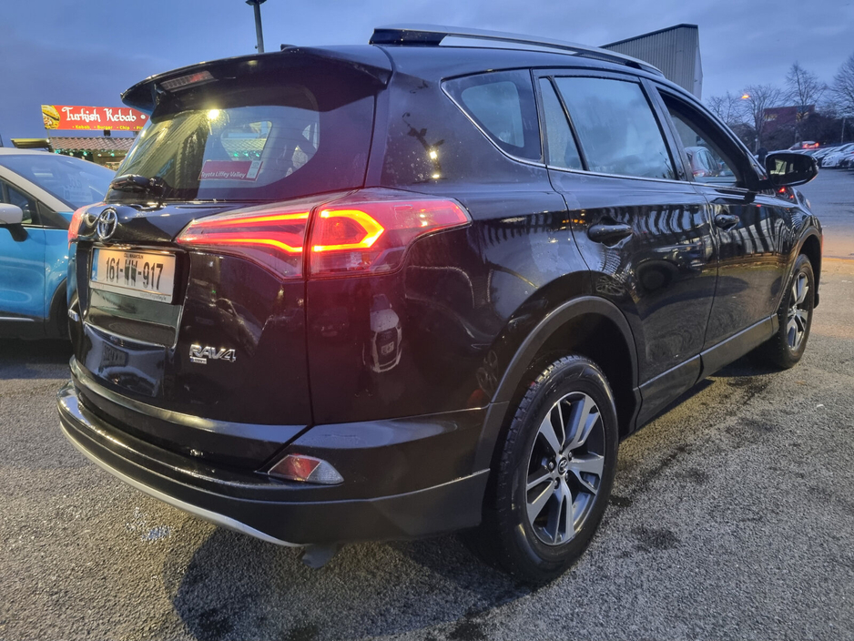 2016 Toyota Rav4 - image 12