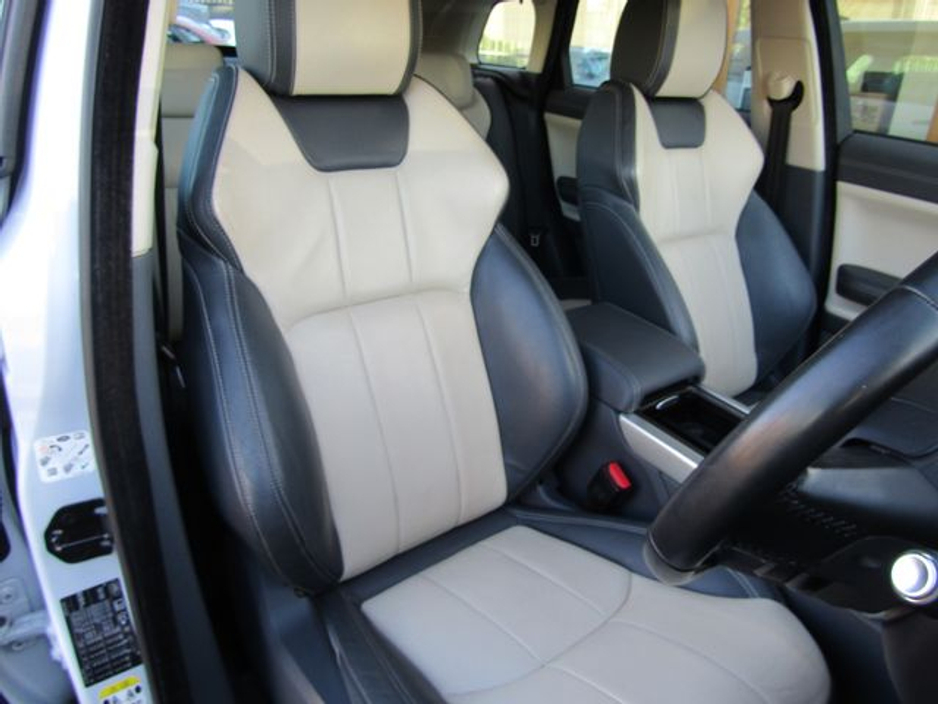 2017 Land Rover Range Rover Evoque - image 13