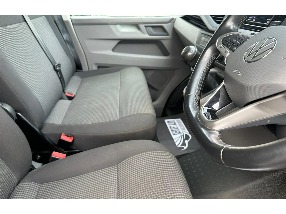 2021 Volkswagen Transporter - image 15