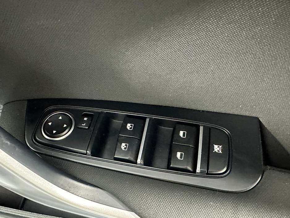 2023 Kia Ceed - image 24