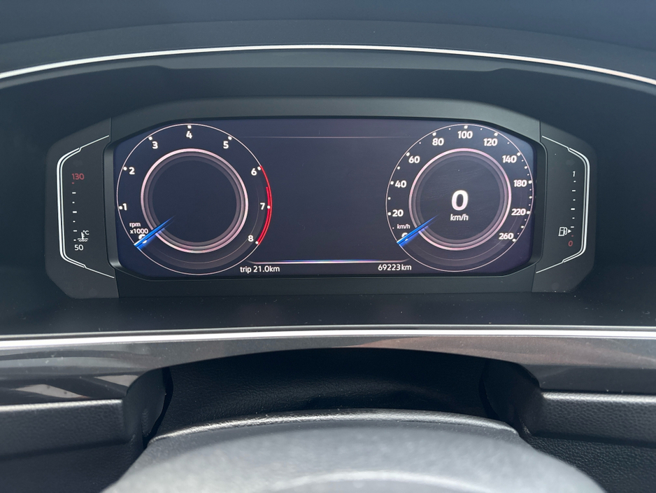 2020 Volkswagen Tiguan - image 14