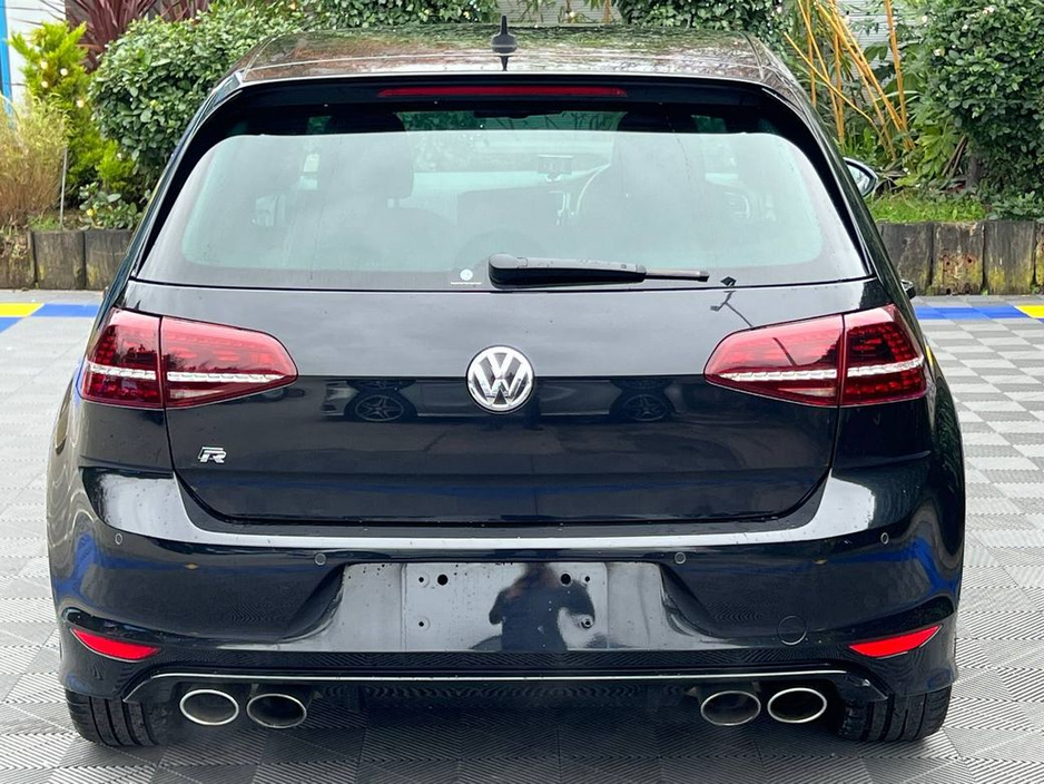 2015 Volkswagen Golf - image 16