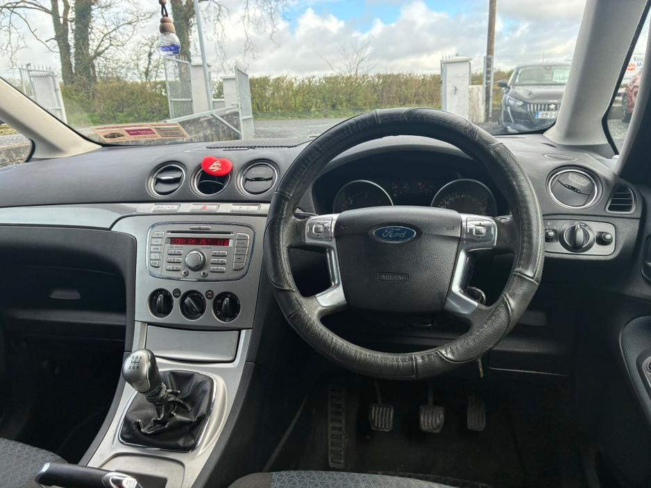 2008 Ford Galaxy - image 10