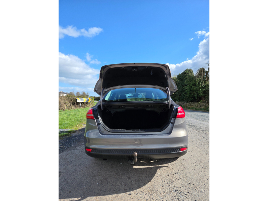 2015 Ford Focus - image 5