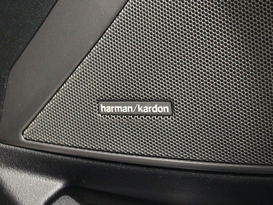 2019 BMW 3 Series - image 27