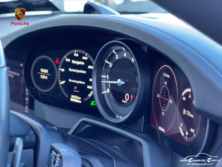 2020 Porsche 911 CARRERA 4SPEED Aventurine Green Metallic €144,950