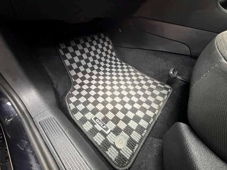 2018 Volkswagen Golf - image 26