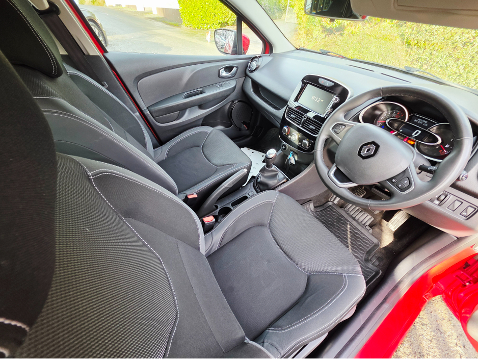 2019 Renault Clio - image 8