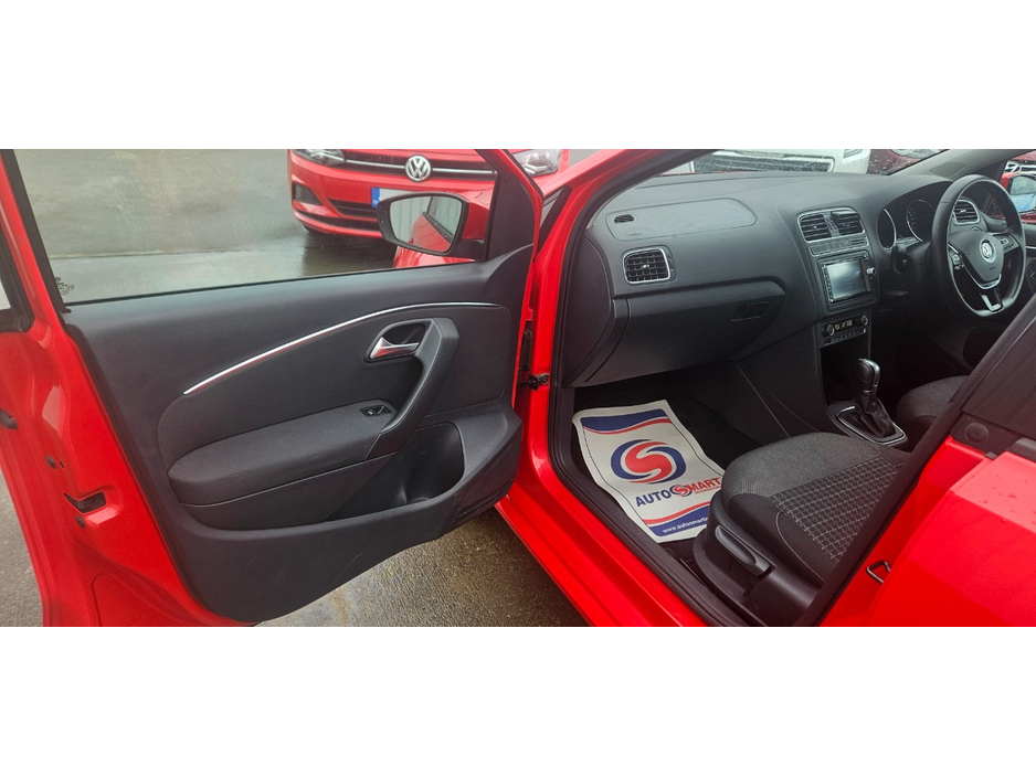 2015 Volkswagen Polo - image 23