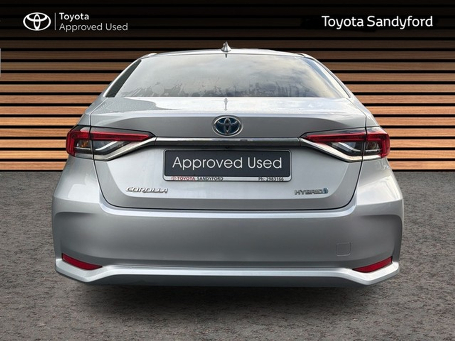 2025 Toyota Corolla COROLLA LUNA SPORT SALOON €34,945