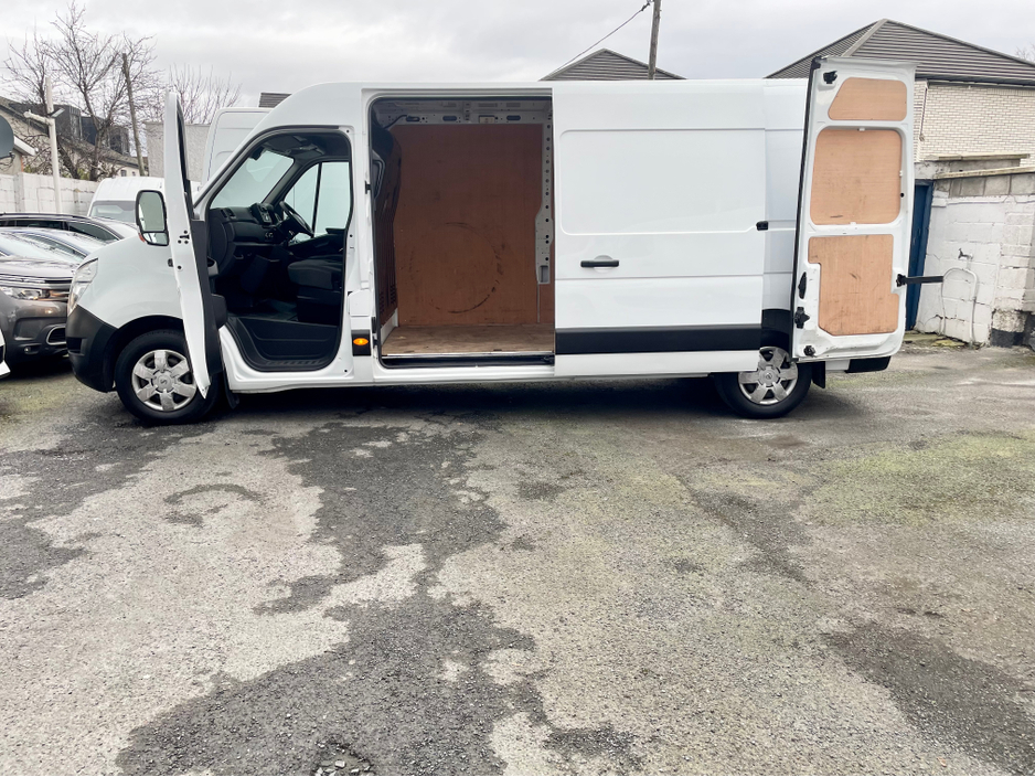 2021 Nissan NV400 - image 29