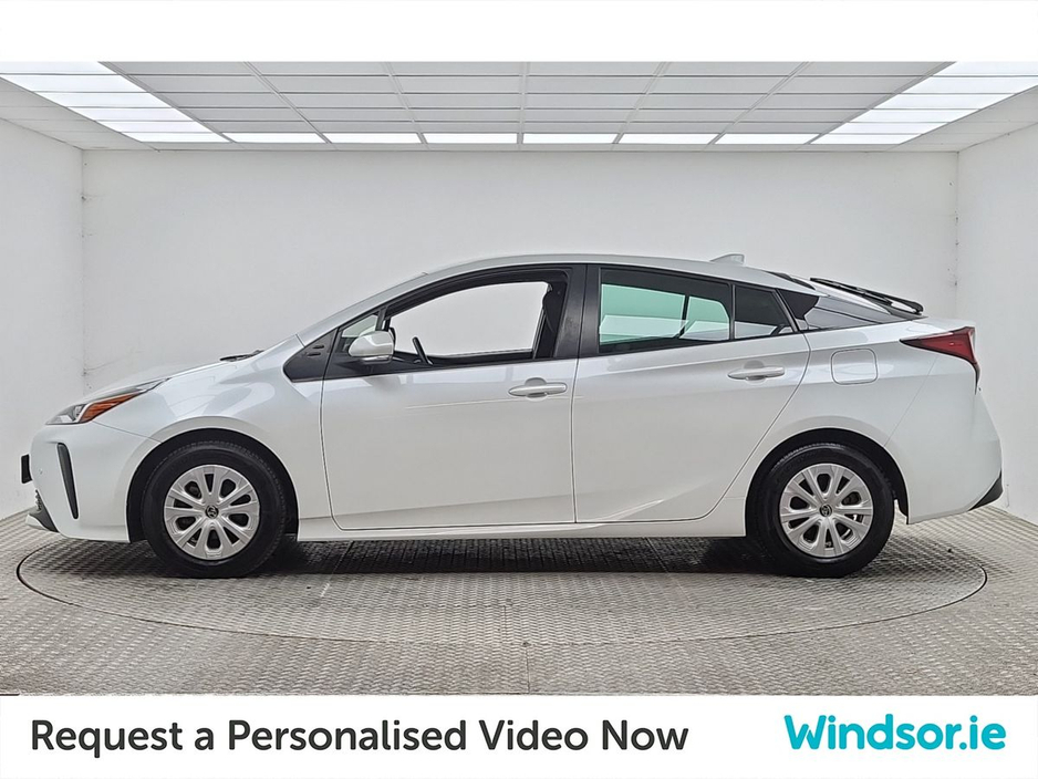 2022 Toyota Prius - image 5