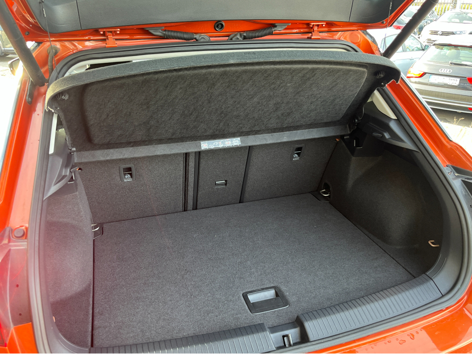 2020 Volkswagen T-Roc - image 8
