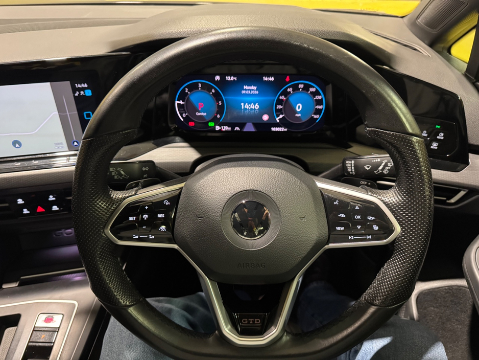 2022 Volkswagen Golf - image 19