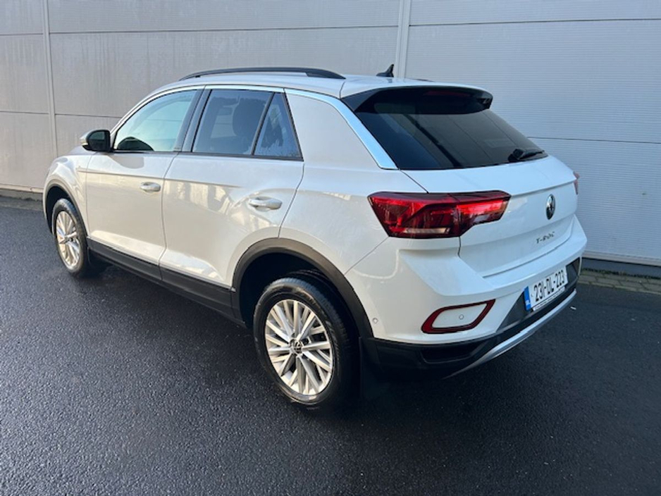 2023 Volkswagen T-Roc 2.0 TDI 116HP Life rear view Camera Low mileage €29,995