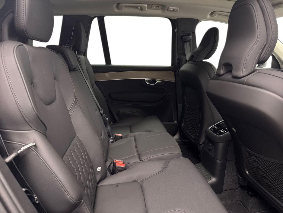 2026 Volvo XC90 - image 10