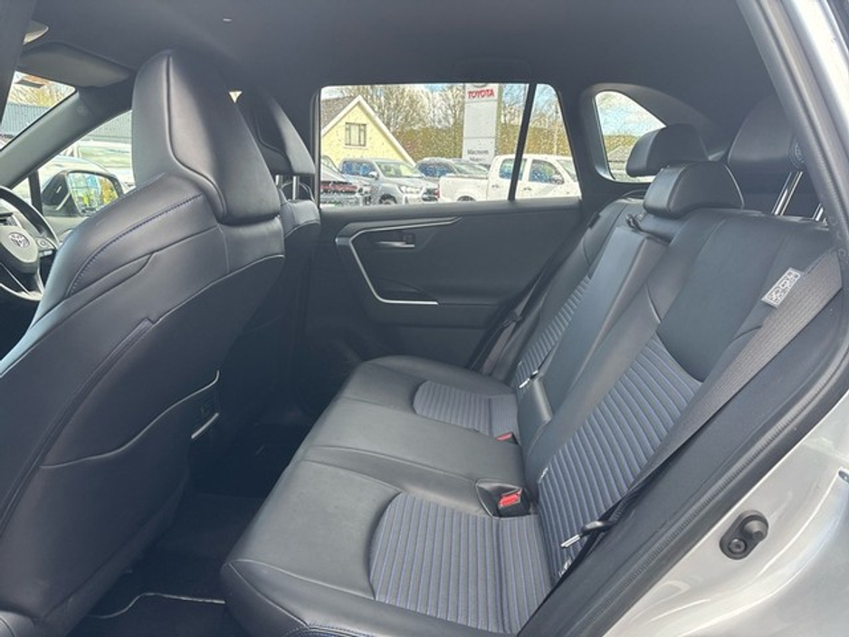 2019 Toyota Rav4 - image 7