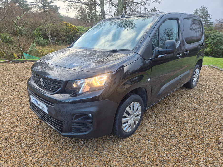 2021 Peugeot Partner - image 3