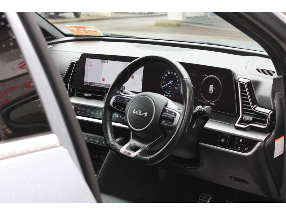 2022 Kia Sportage - image 6