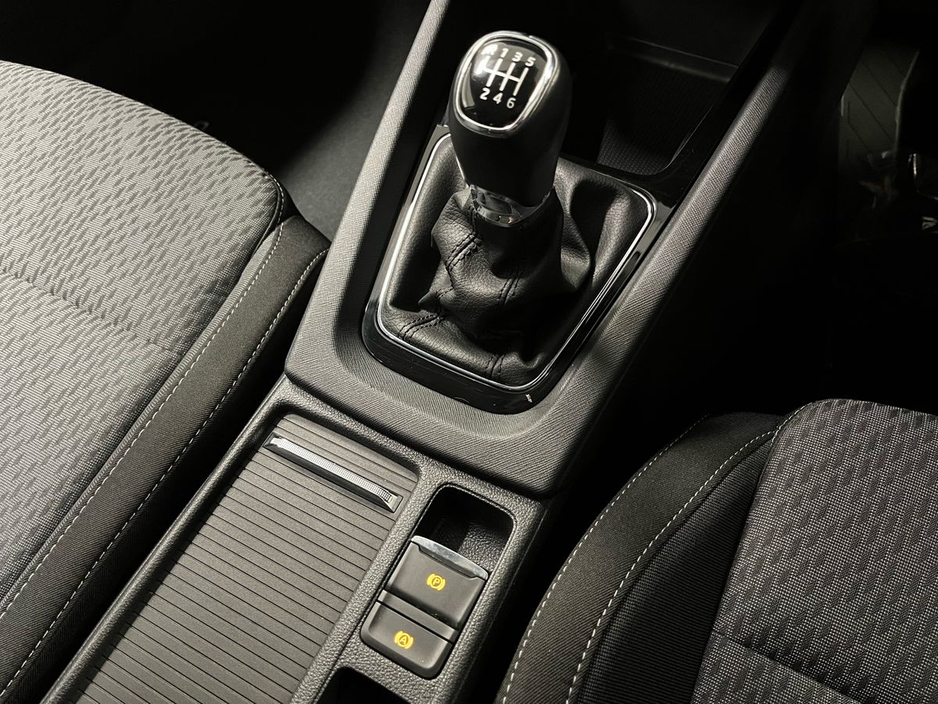 2023 Skoda Octavia - image 10