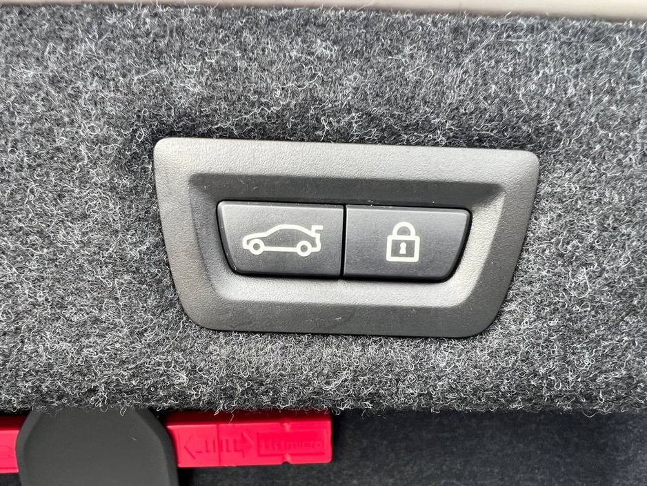 2017 BMW 5 Series - image 14