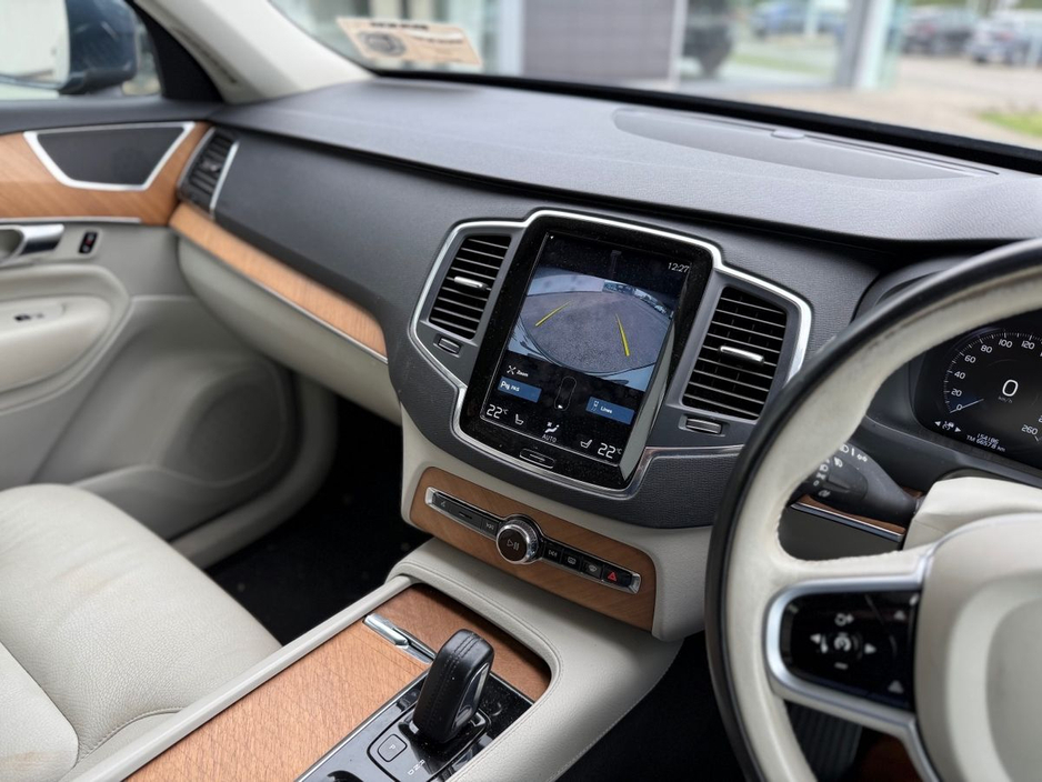 2021 Volvo XC90 - image 5