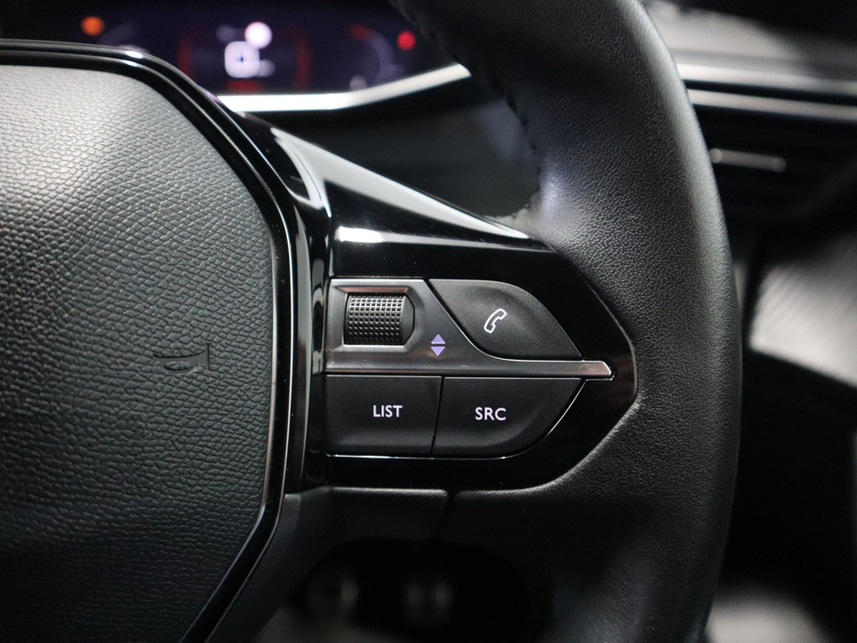 2023 Peugeot 2008 - image 13