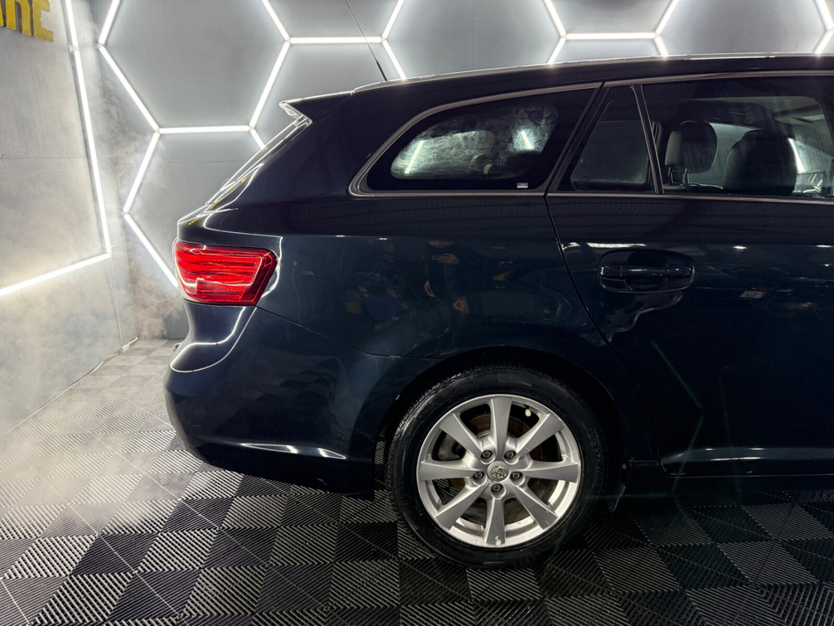 2013 Toyota Avensis 2.0 D-4D 125 BHP Terra €6,500