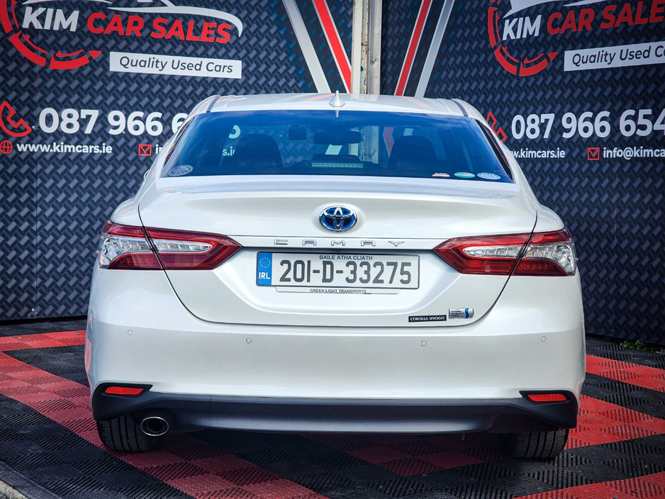 2020 Toyota Camry - image 13