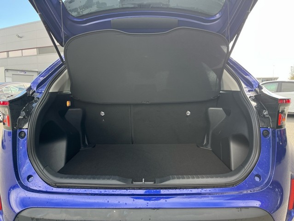 2025 Toyota Yaris Cross - image 10