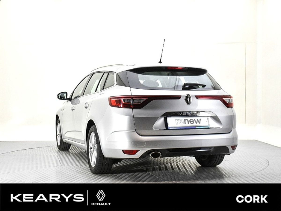 2020 Renault Megane - image 12