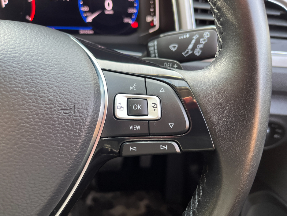 2020 Volkswagen T-Roc - image 26