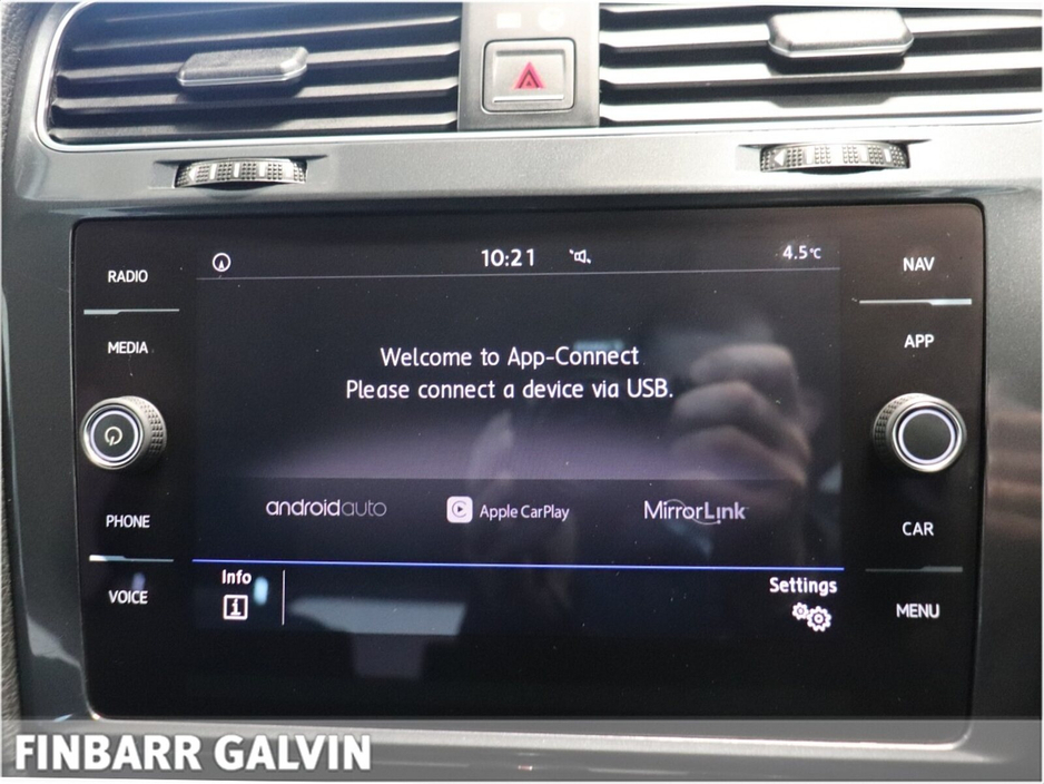 2017 Volkswagen Golf - image 20