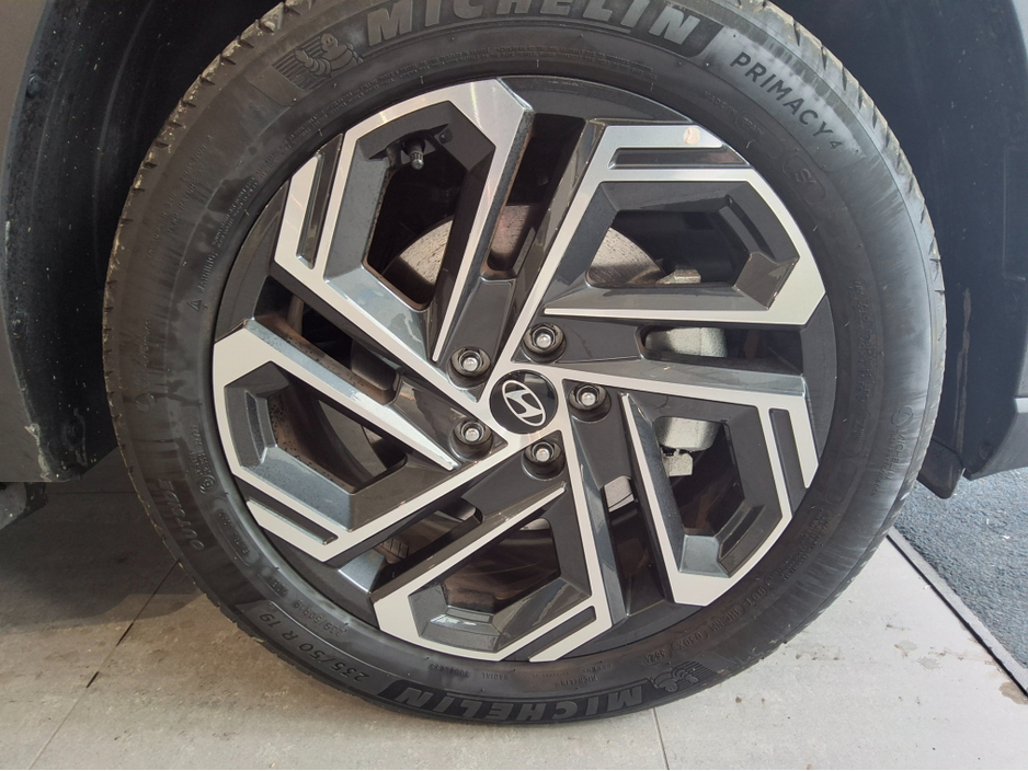 2025 Hyundai Tucson PLATINUM PHEV  - Only 4,000 Km - Top Spec - Side Steps - €46,950